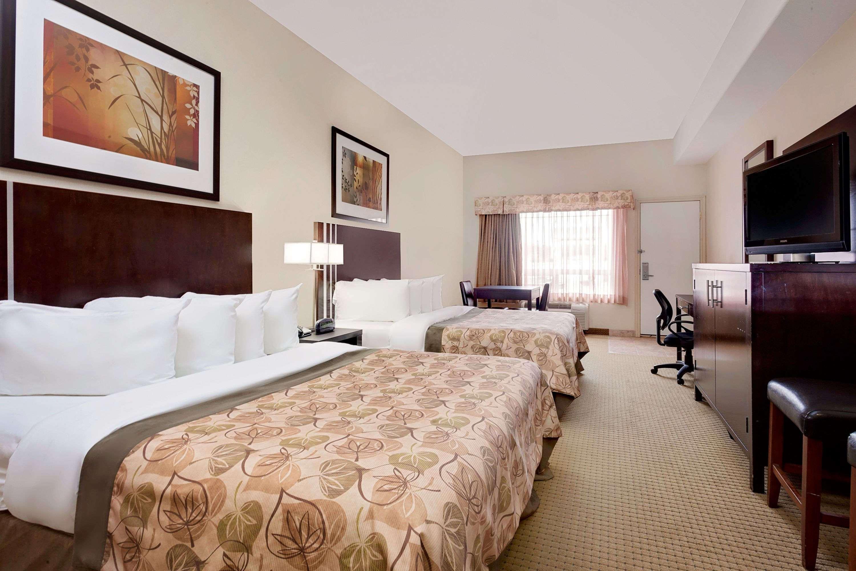 Ramada By Wyndham Lac La Biche Kültér fotó