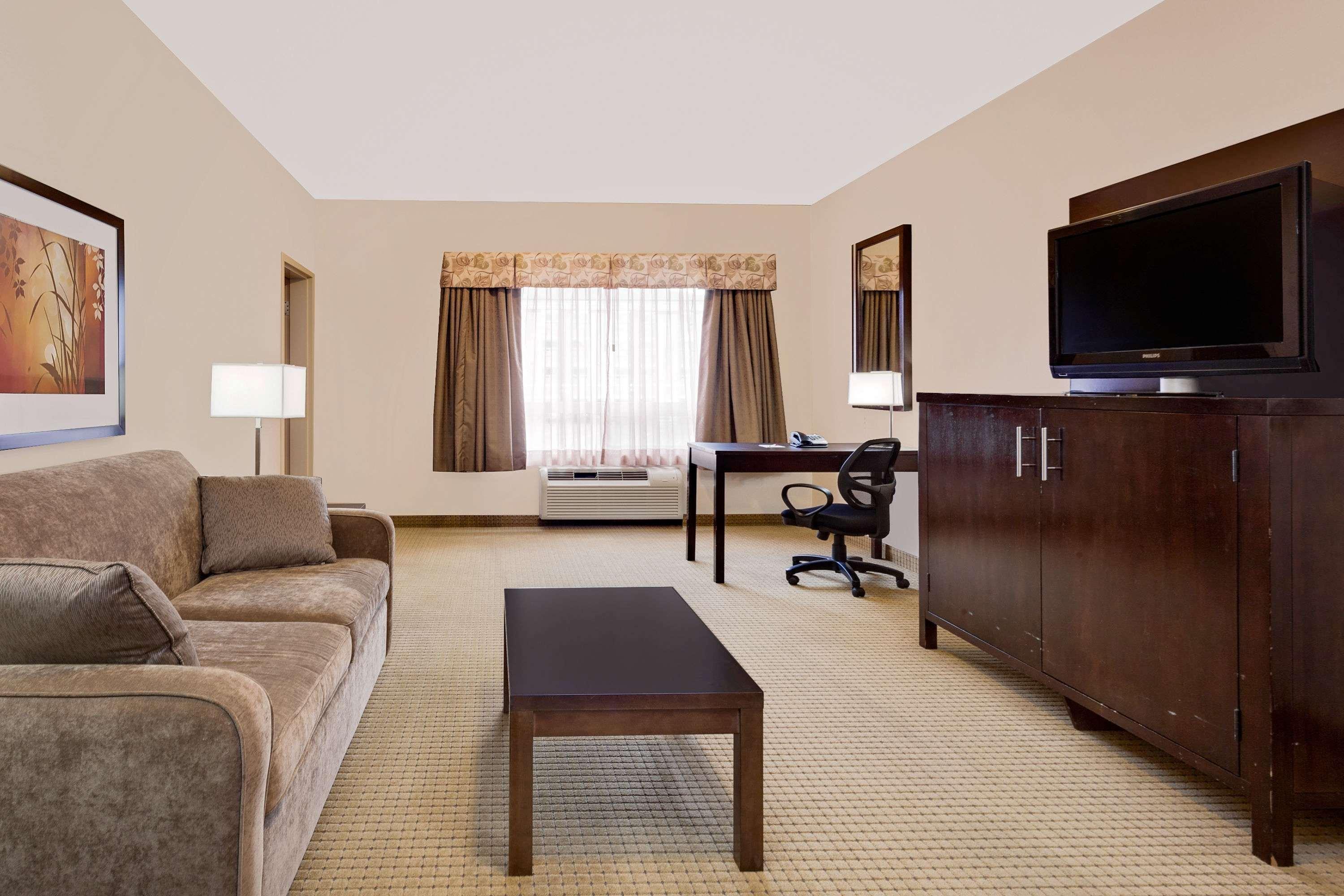 Ramada By Wyndham Lac La Biche Kültér fotó
