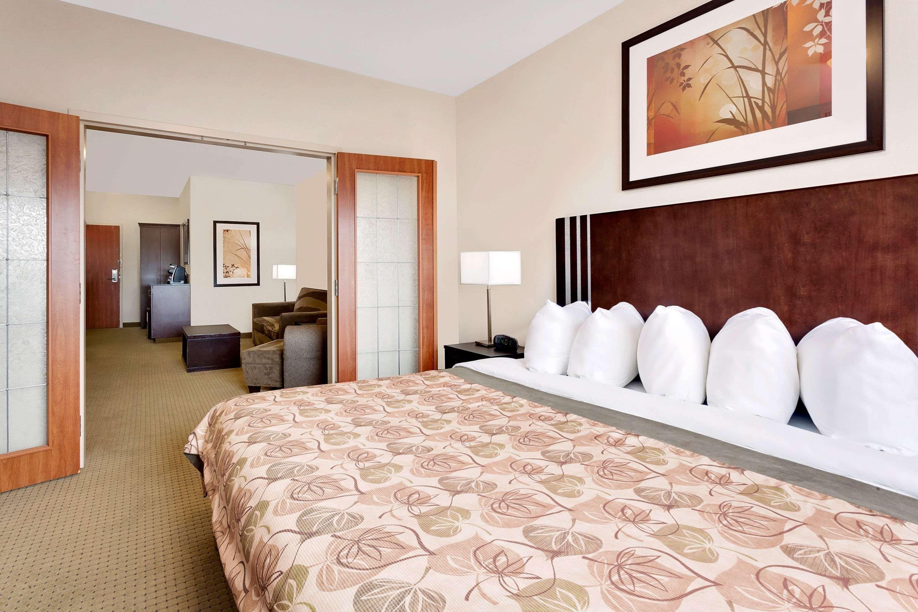 Ramada By Wyndham Lac La Biche Kültér fotó