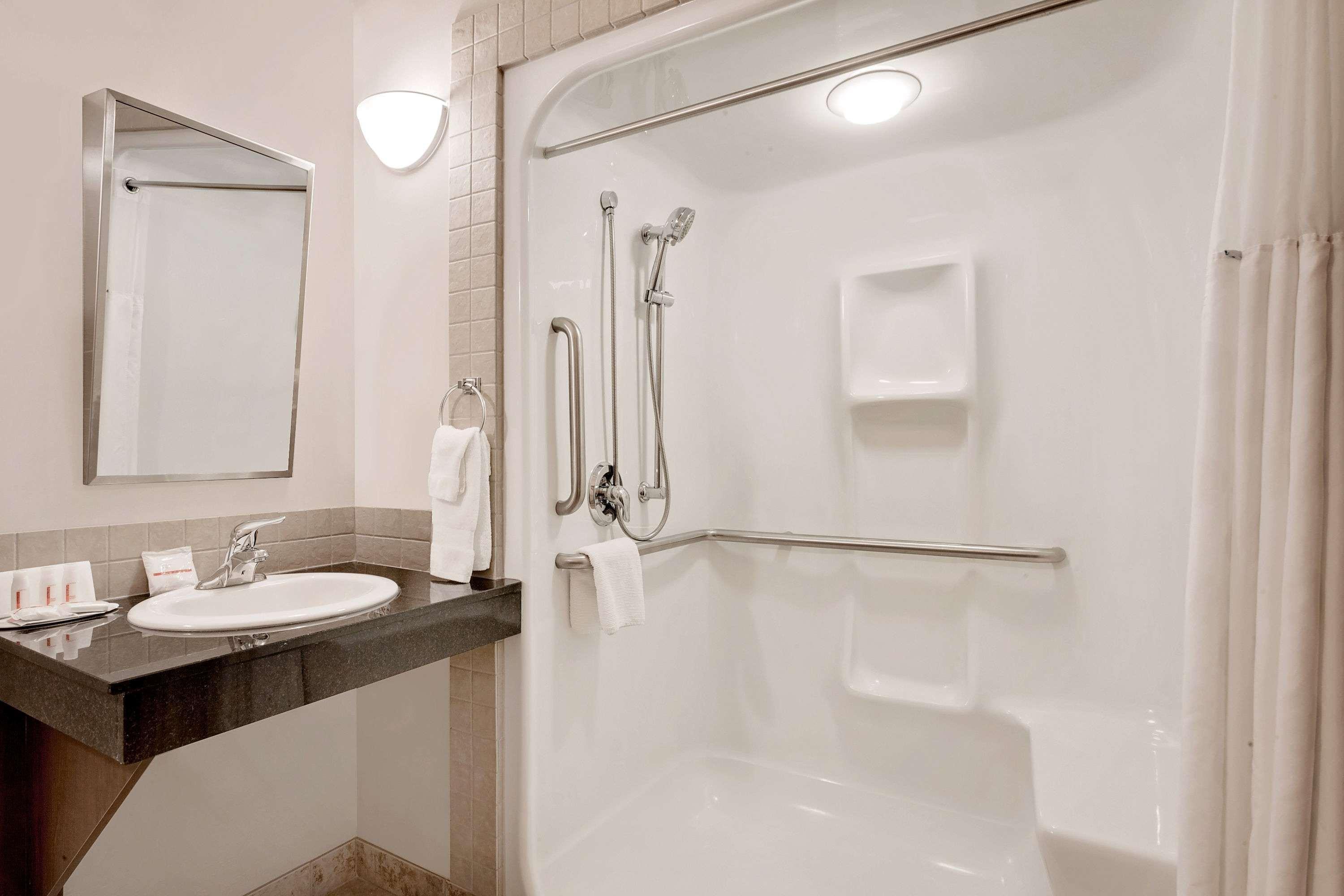Ramada By Wyndham Lac La Biche Kültér fotó