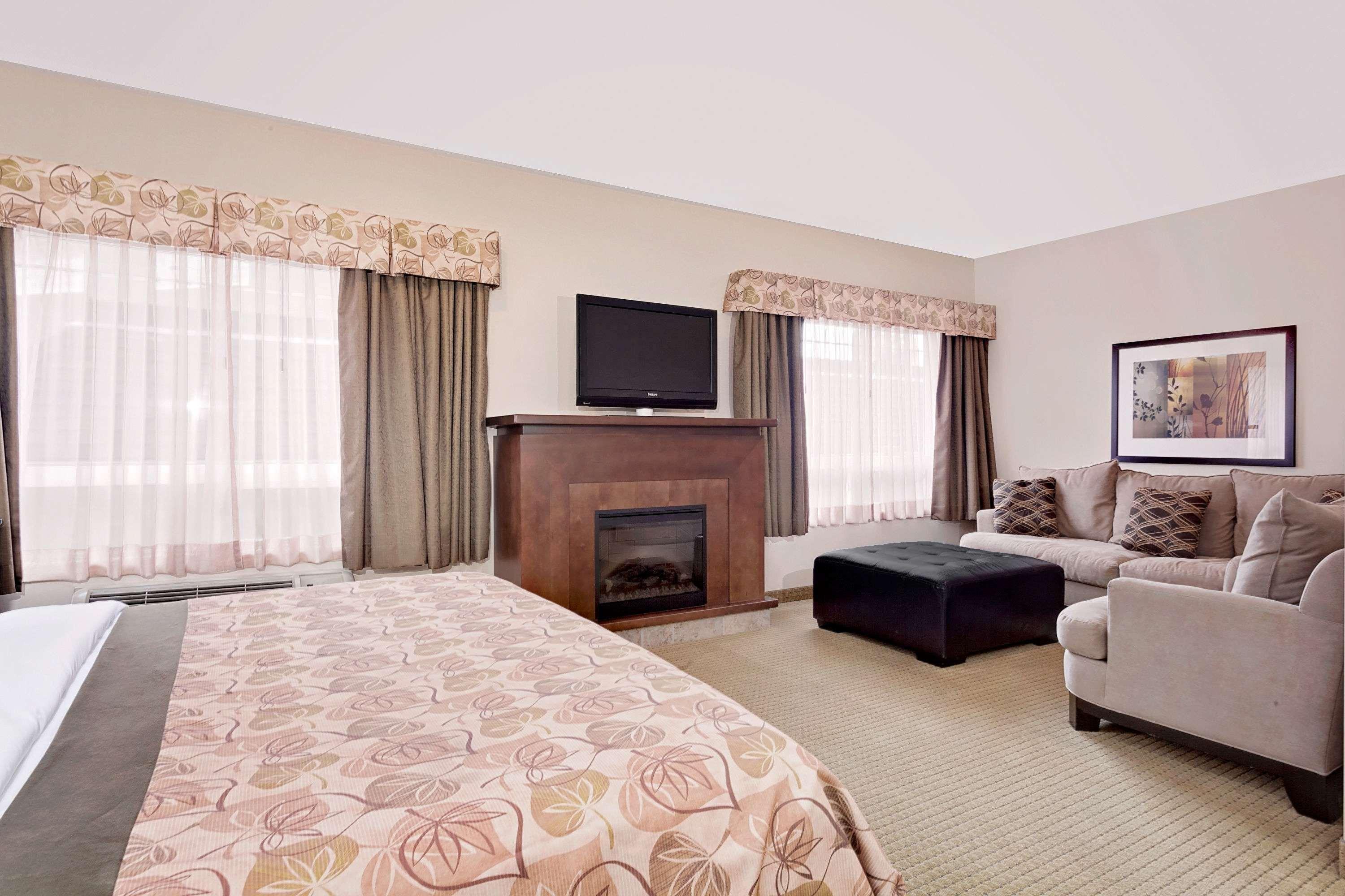Ramada By Wyndham Lac La Biche Kültér fotó
