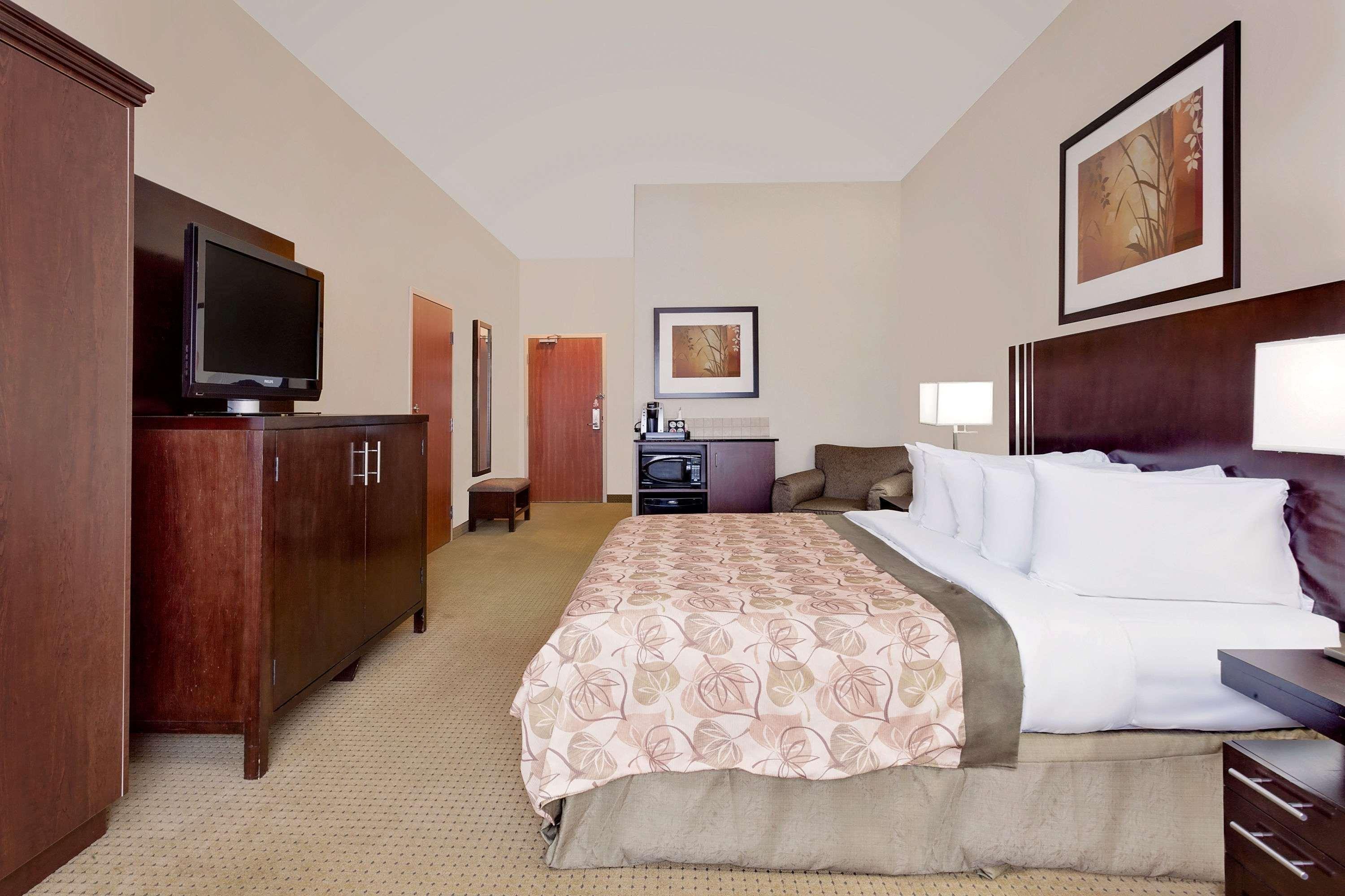 Ramada By Wyndham Lac La Biche Kültér fotó