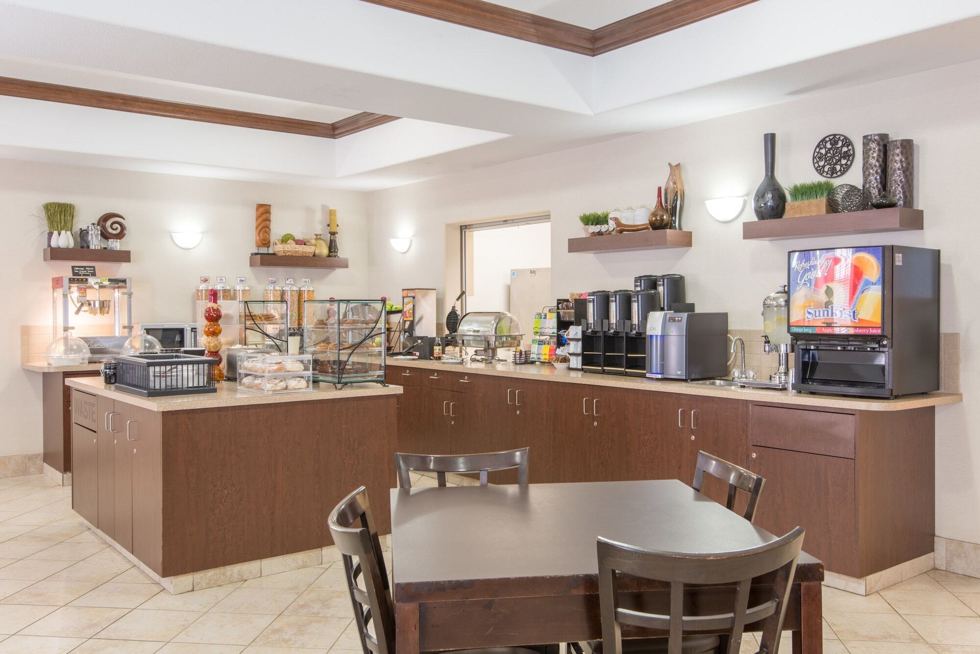 Ramada By Wyndham Lac La Biche Kültér fotó